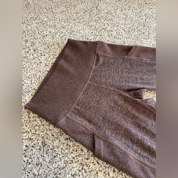 Offline By Aerie The Hugger Ribbed Pocket Legging in Relic - Picture 4 of 9